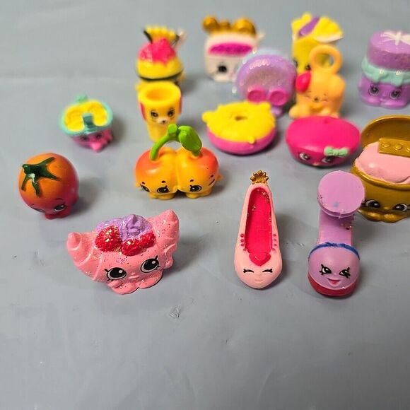 Shopkins Lot of 18 Mini Figures Mixed Seasons Croissant Lasagna Etc. - Picture 2 of 7